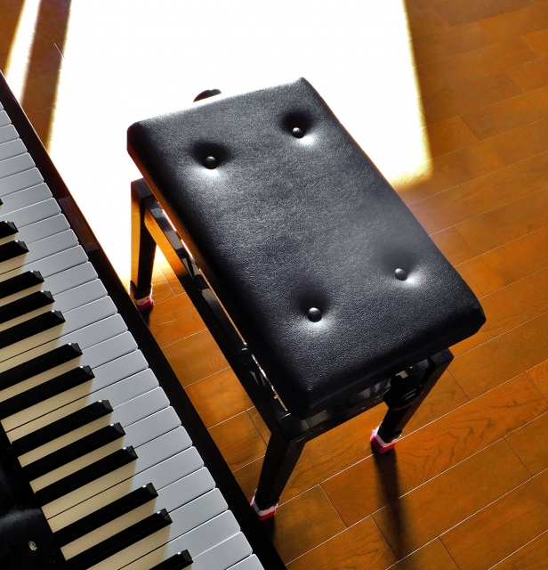 【意外に盲点】椅子の座り方がピアノ演奏に大きな影響を与えていた！